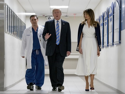 Tuerie en Floride: Trump à l'hôpital pour rencontrer des blessés