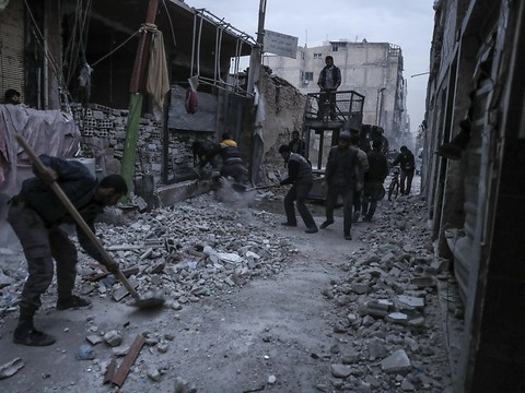 L'aviation syrienne pilonne un fief rebelle, au moins 18 morts