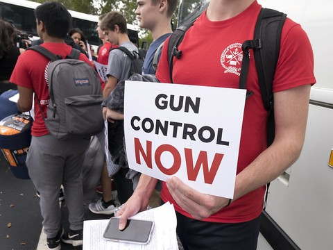 Deux tiers des Américains pour des lois plus strictes sur les armes