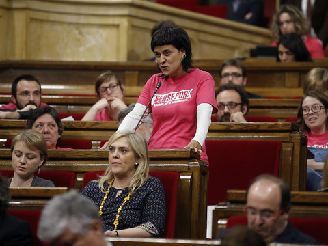 Mandat d'arrêt lancé contre la députée catalane Anna Gabriel