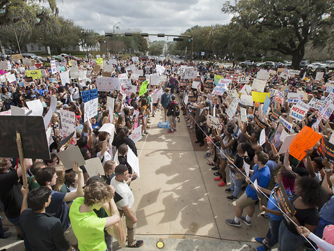 Manifestation en Floride une semaine après la tuerie de Parkland