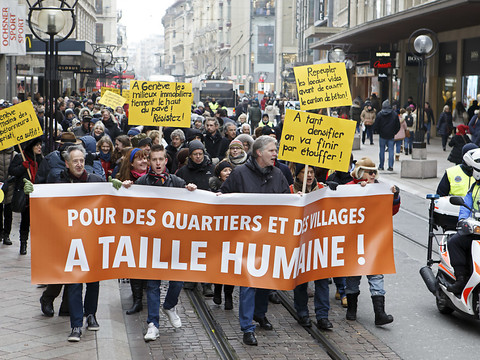 Près de 200 manifestants pour dire stop au bétonnage de Genève