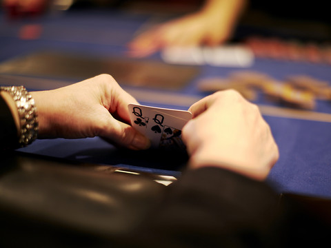 Le Conseil fédéral précise les conditions du poker entre amis