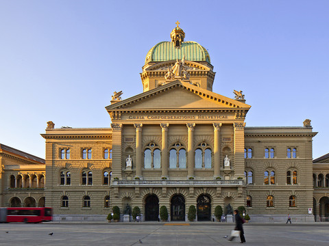 Les Suisses soutiennent la prolongation de la TVA et de l'IFD