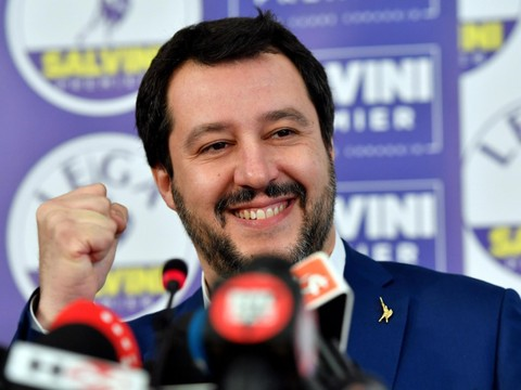 Italie: l'extrême droite et les populistes revendiquent chacun le pouvoir