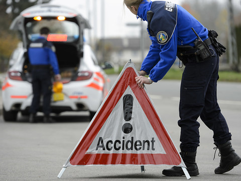 Renversé par un semi-remorque, un piéton décède à Lausanne