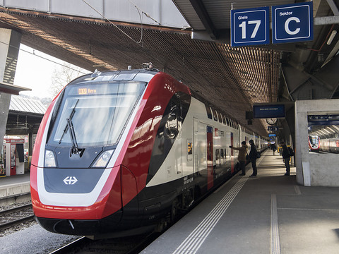 Les nouveaux trains à deux étages peuvent circuler temporairement