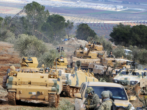 Les forces turques à 4 km d'Afrine, bastion des YPG