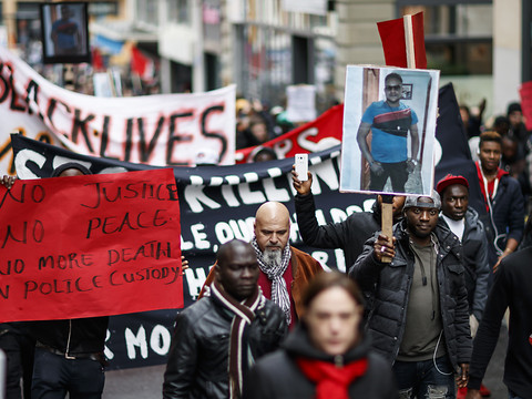 Manif à Lausanne contre le racisme et les violences policières