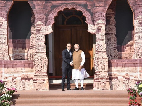 En Inde, Macron mobilise autour de l'énergie solaire