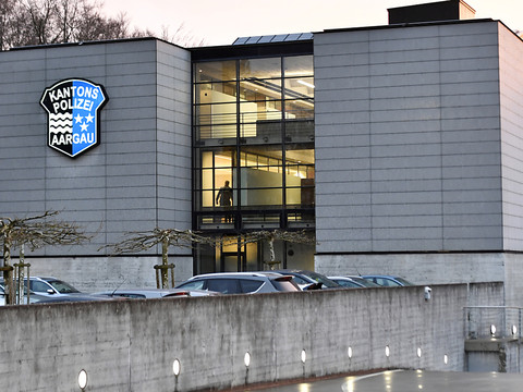 La perpétuité et l'internement à vie requis contre le quadruple meurtrier de Rupperswil (AG)
