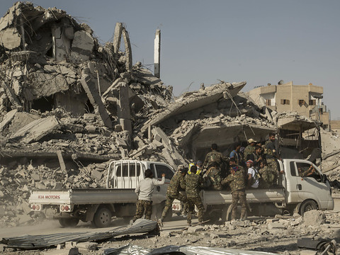 Syrie: crimes contre l'humanité de l'EI sur des minorités sexuelles