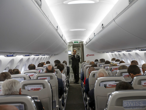 Un passager d'avion contagieux contamine ses voisins immédiats