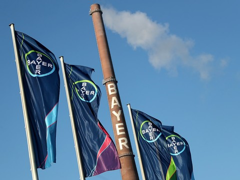 L'UE autorise sous conditions le rachat de Monsanto par Bayer
