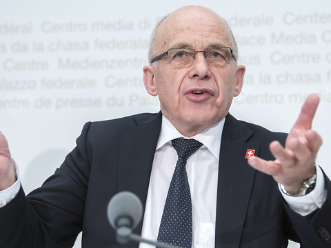 Le Conseil fédéral ne veut plus pénaliser les couples mariés