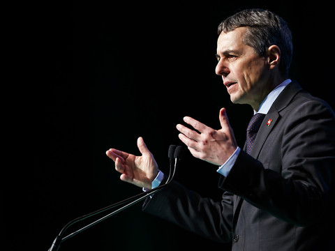 Ignazio Cassis appelle l'économie à s'engager dans le débat