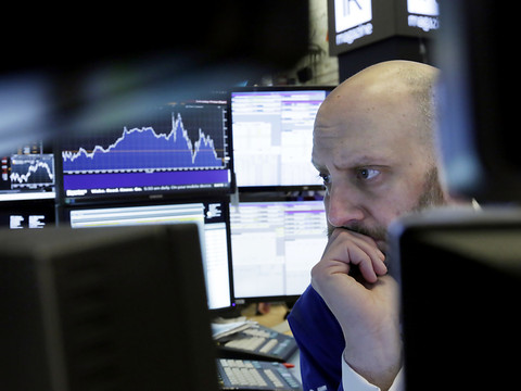 Wall Street plonge à la clôture après des sanctions contre la Chine