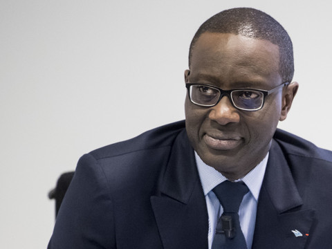 Salaire en baisse pour Tidjane Thiam, le patron de Credit Suisse