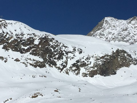 Un jeune snowboardeur se tue à Saas-Grund (VS)