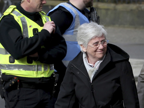 Catalogne: l'indépendantiste Clara Ponsati se rend à la police