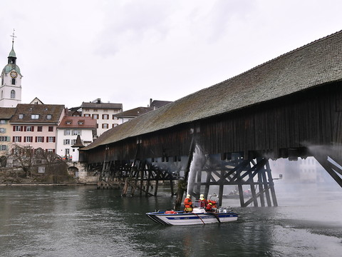 Incendie: gros dégâts sur le vieux pont en bois d'Olten (SO)