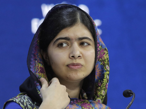 Les larmes de la Nobel de la Paix Malala, de retour au Pakistan