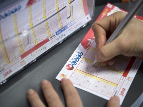 Deux chanceux remportent un demi-million au tirage du Swiss Loto