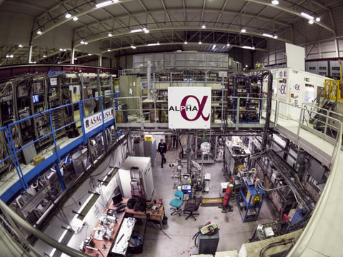 Le CERN réalise la mesure directe la plus précise de l'antimatière