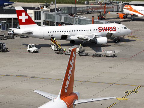 Les urbains boudent la voiture mais pas les escapades en avion