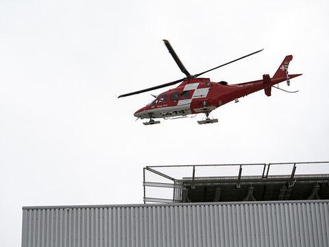 Un guide de montagne gravement blessé