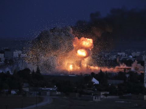 Une base aérienne de l'armée syrienne frappée par des missiles