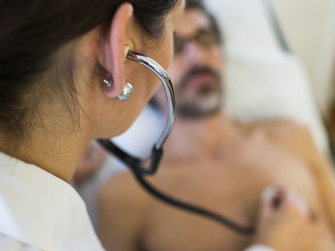 La moitié des sites de soins sont dédiés à la médecine spécialisée