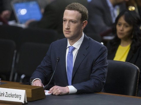 Zuckerberg présente ses excuses devant le Sénat américain