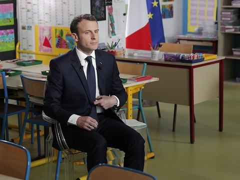 Macron fustige 