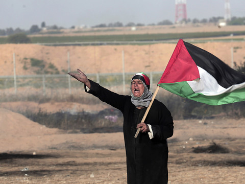 Un mort et des centaines de blessés à Gaza