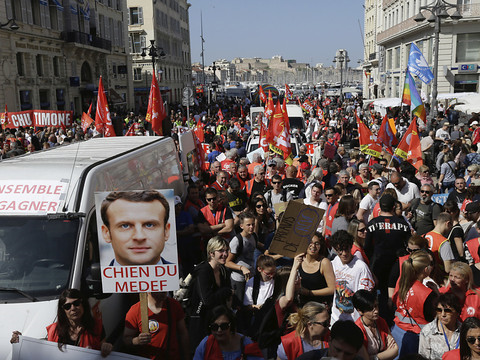 France : les protestataires tentent la 