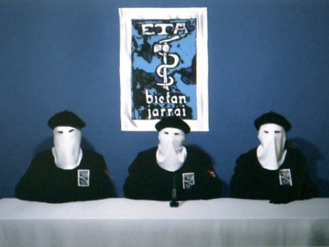 Espagne: l'organisation basque ETA demande pardon pour le 