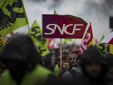 Grève SNCF: Matignon donne rendez-vous aux syndicats le 7 mai