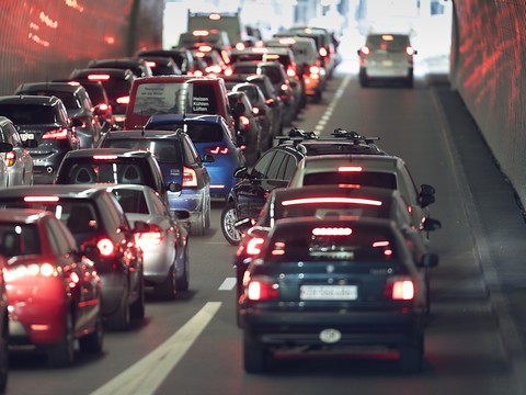 L'ATE remet une pétition contre le bruit du trafic routier