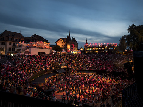 James Blunt, Texas et MHD dans les arènes d'Avenches cet été