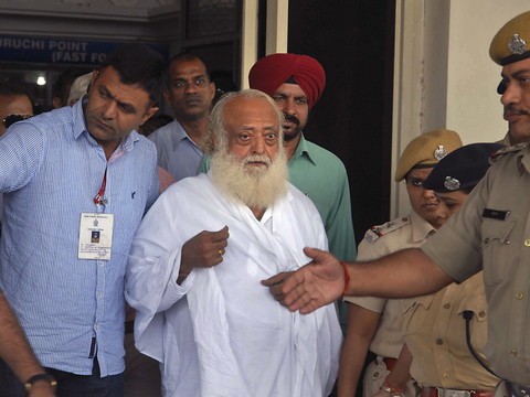 Inde: le gourou Asaram condamné à la prison à perpétuité pour viol