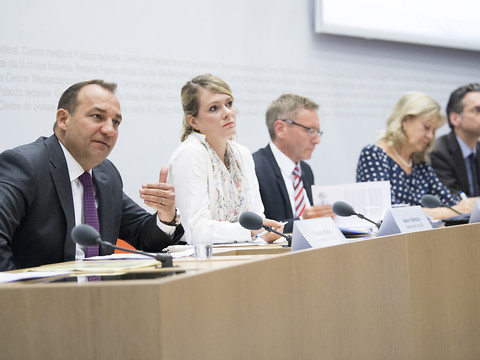 Plus de 130 parlementaires rejettent l'initiative Monnaie pleine