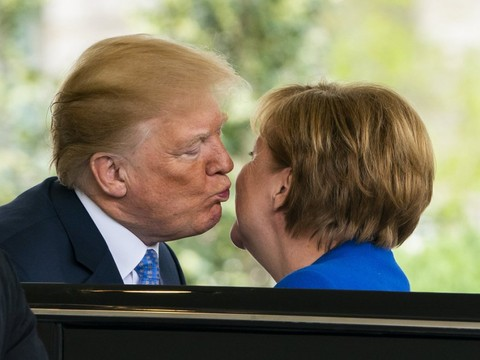 Trump intransigeant sur l'Iran, Merkel tend la main sur le commerce