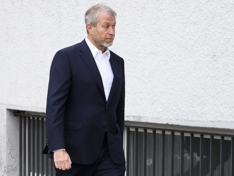 L'oligarque Roman Abramovitch devant la justice fribourgeoise