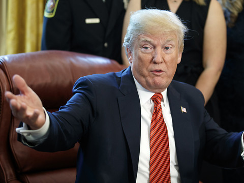 Donald Trump bascule sa défense dans l'affaire Stormy Daniels