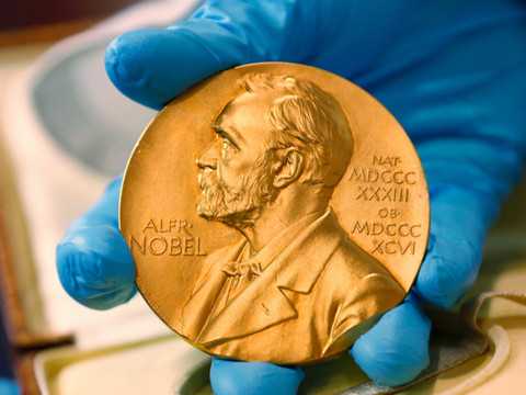 Le prix Nobel de littérature 2018 est reporté d'une année