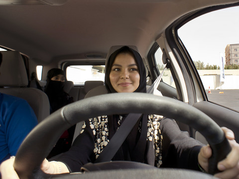 Les Saoudiennes pourront conduire à partir du 24 juin
