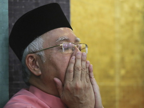 L'ex-Premier ministre malaisien dément prendre la fuite