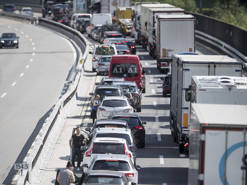 Week-end de l'Ascension: deux heures d'attente au Gothard