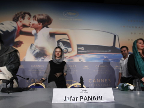 Le cinéaste Jafar Panahi espère montrer son film en Iran